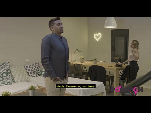 ❤️ PORNBCN 4K Uma mulher madura com mamas grandes quer ser um gigolô jovem fodido anal com um grande amortismo de broche de pinto duro estilo cão de foder, lambendo o orgasmo do cachorro legenda francesa Sexo em nós
