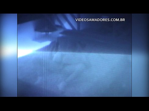 ❤️ Marido filma esposa fodendo o vizinho e descobre que ele é um cornudo Sexo em nós